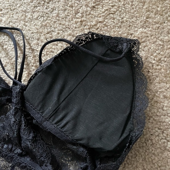 SOLD Black Lace Bra - Picture 4 of 5